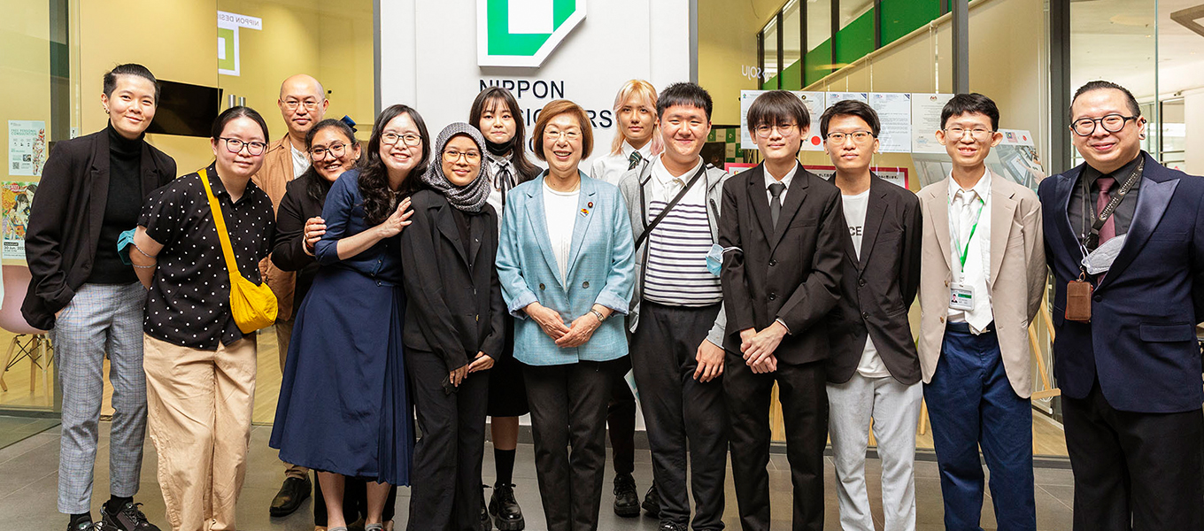 永岡桂子文部科学大臣、姉妹校 日本デザイナー学院マレーシア校にご来訪