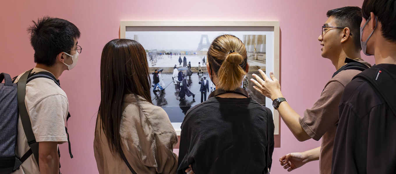 【授業情報】写真展『FASHION Faux PARR』を見学しました
